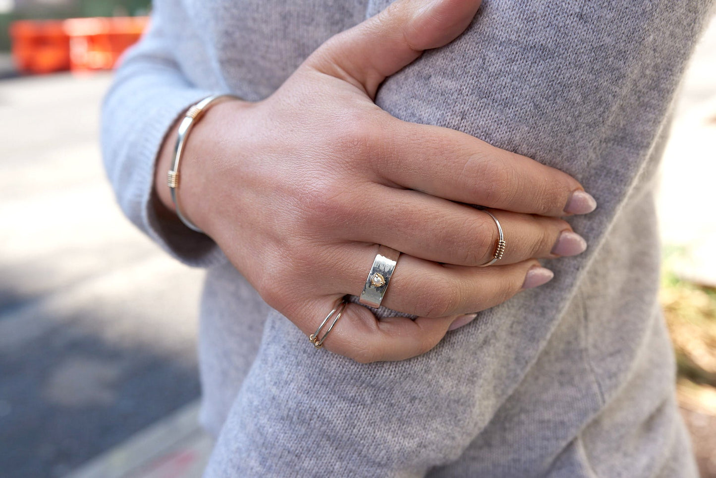 "Liquid Metal" Sterling Silver Wide Hammered Band "Claw" Ring with Freshwater Pearl: SIZE 7